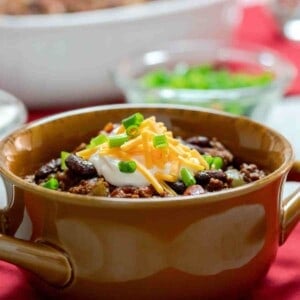 Instant Pot Homemade Chili featured image.
