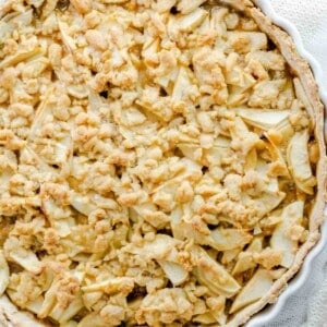 Caramel Apple Crumb Pie featured image.
