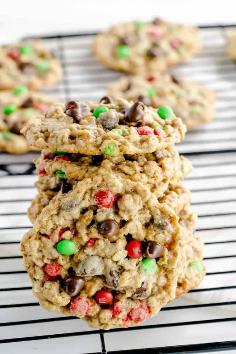 Chewy Chocolate Chip M&M Oatmeal Cookies