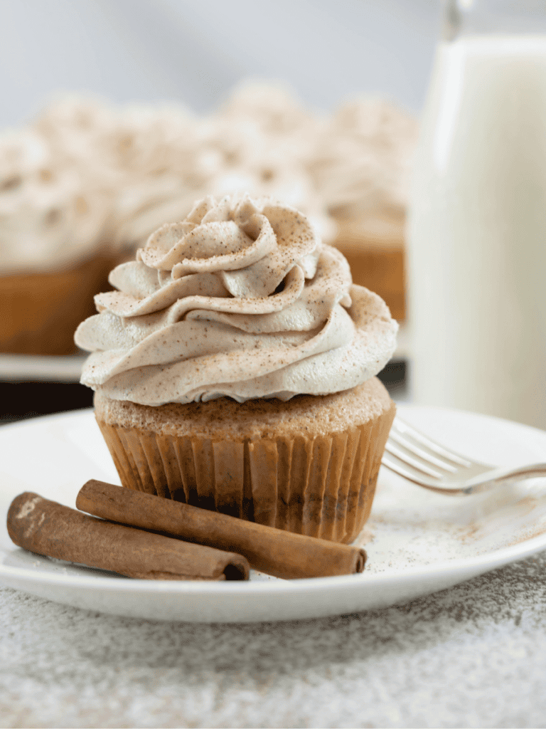 vanilla cinnamon cupcake