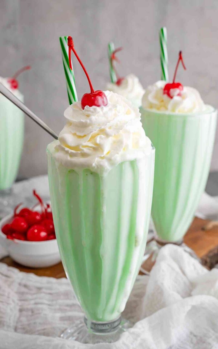 Copycat Shamrock Shake Recipe - Mama Needs Cake®