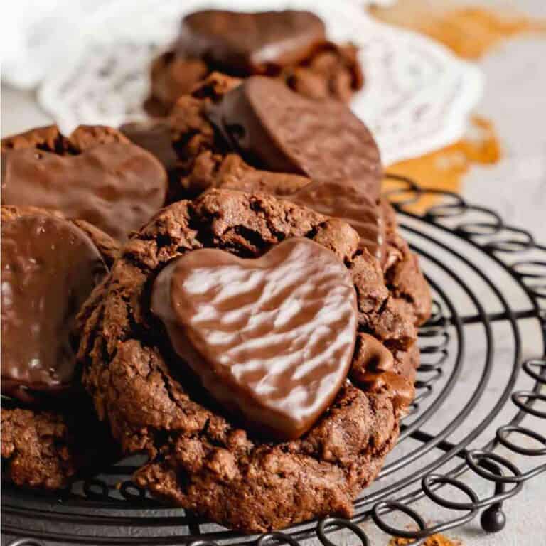 Peppermint brownie cookies featured image.
