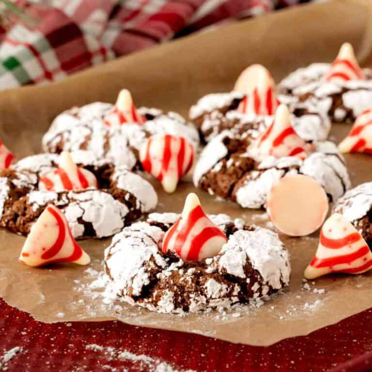 Peppermint Kiss Crinkle Cookies featured image.