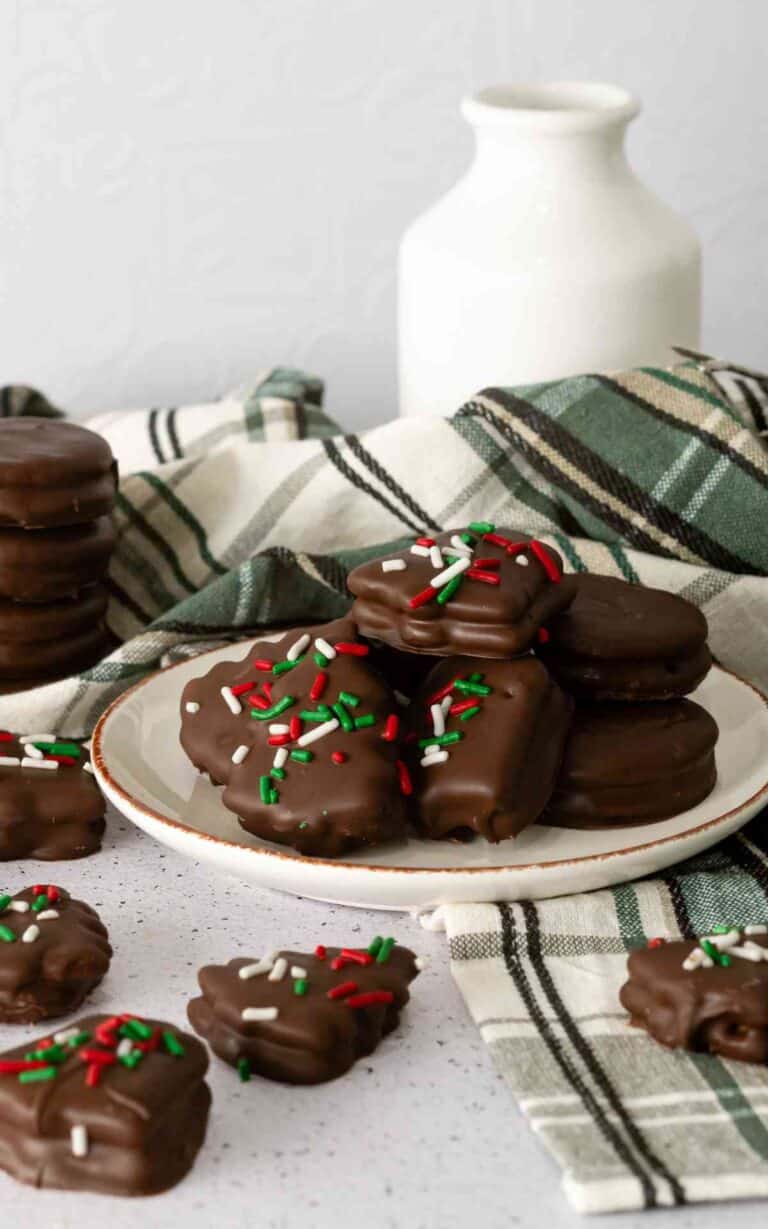 Christmas Ritz Cracker Cookies - Mama Needs Cake®