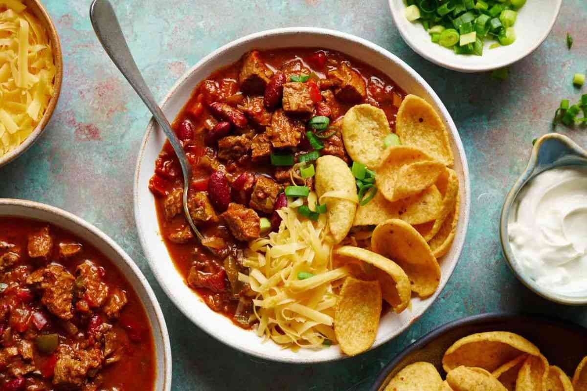 Fall Crockpot Recipes - Meaty Slow Cooker Steak Chili - the Dinner Bell.