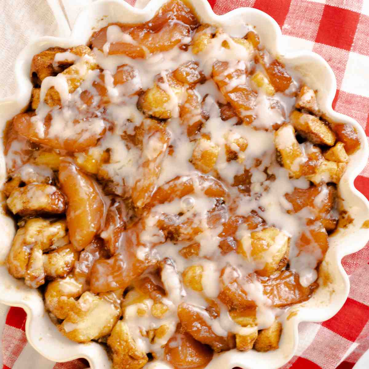 Apple Cinnamon Roll bake featured image.
