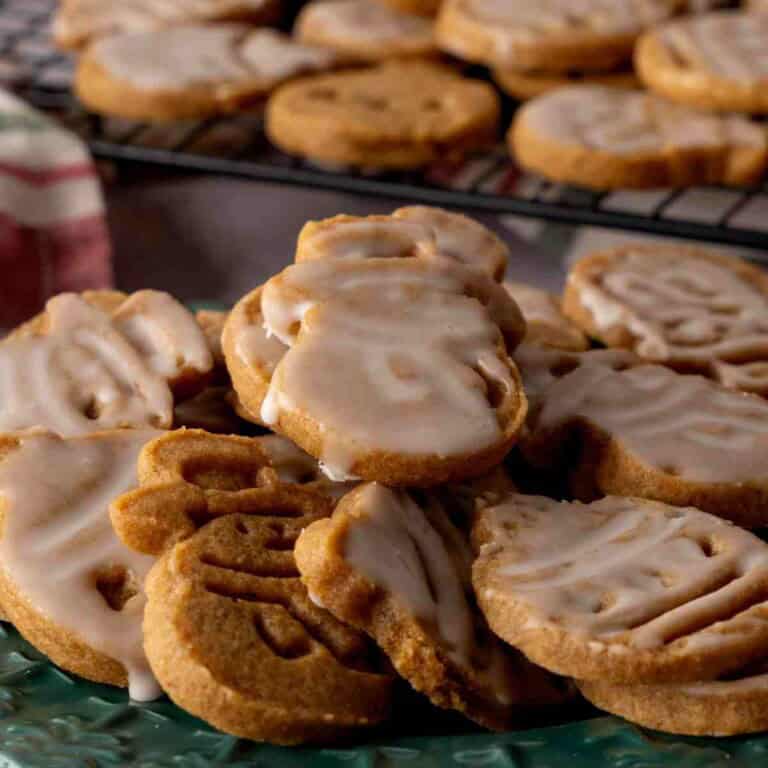 Cutout Molasses Cookies featured image.