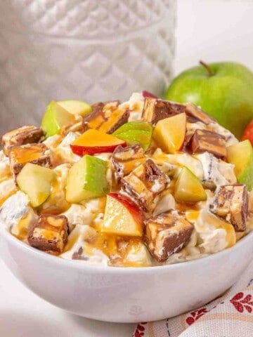Snickers apple salad featured image.