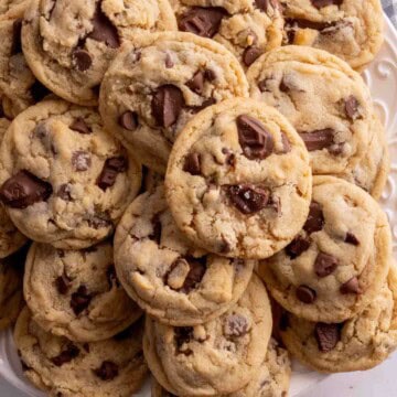 Eggless chocolate chip cookies featured image.