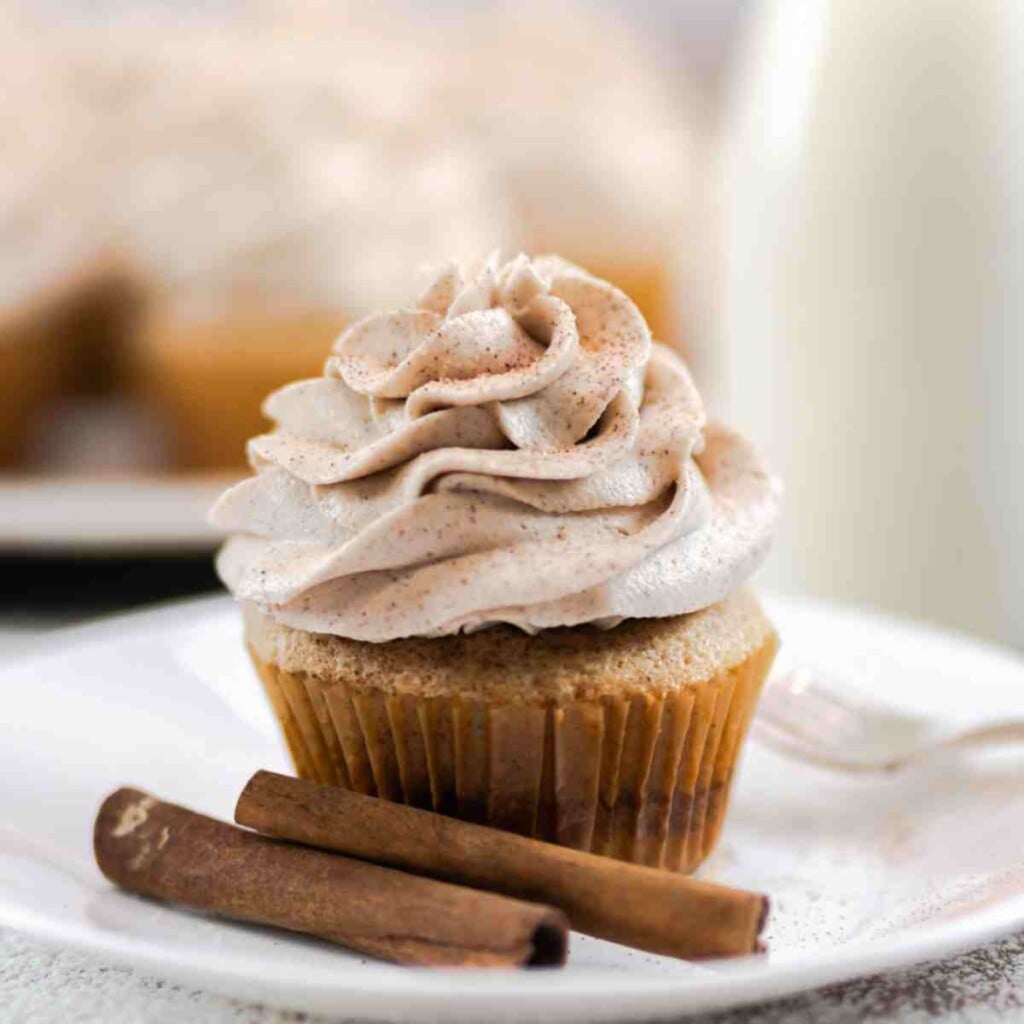 Vanilla Cinnamon Swirl Cupcakes featured image.