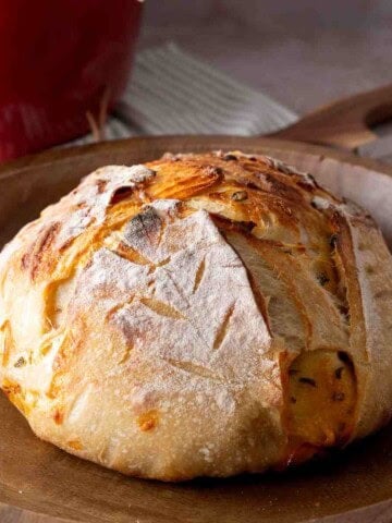 Jalapeno Cheddar Sourdough featured image.
